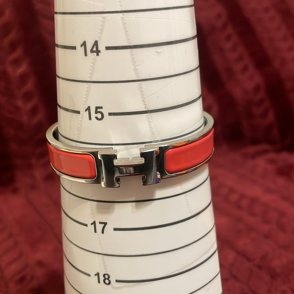 Hermès Peach Clic H Bracelet - Picture 13 of 13